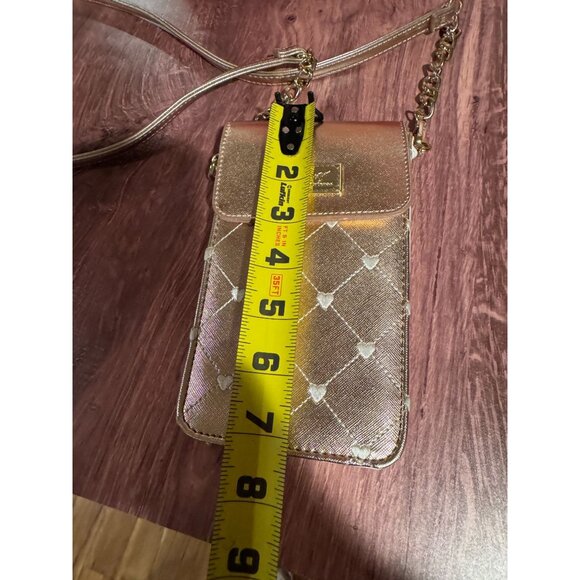 ✨‎ For Sale: Betsey Johnson Shimmery Cell Phone Crossbody ✨ - Picture 5 of 10